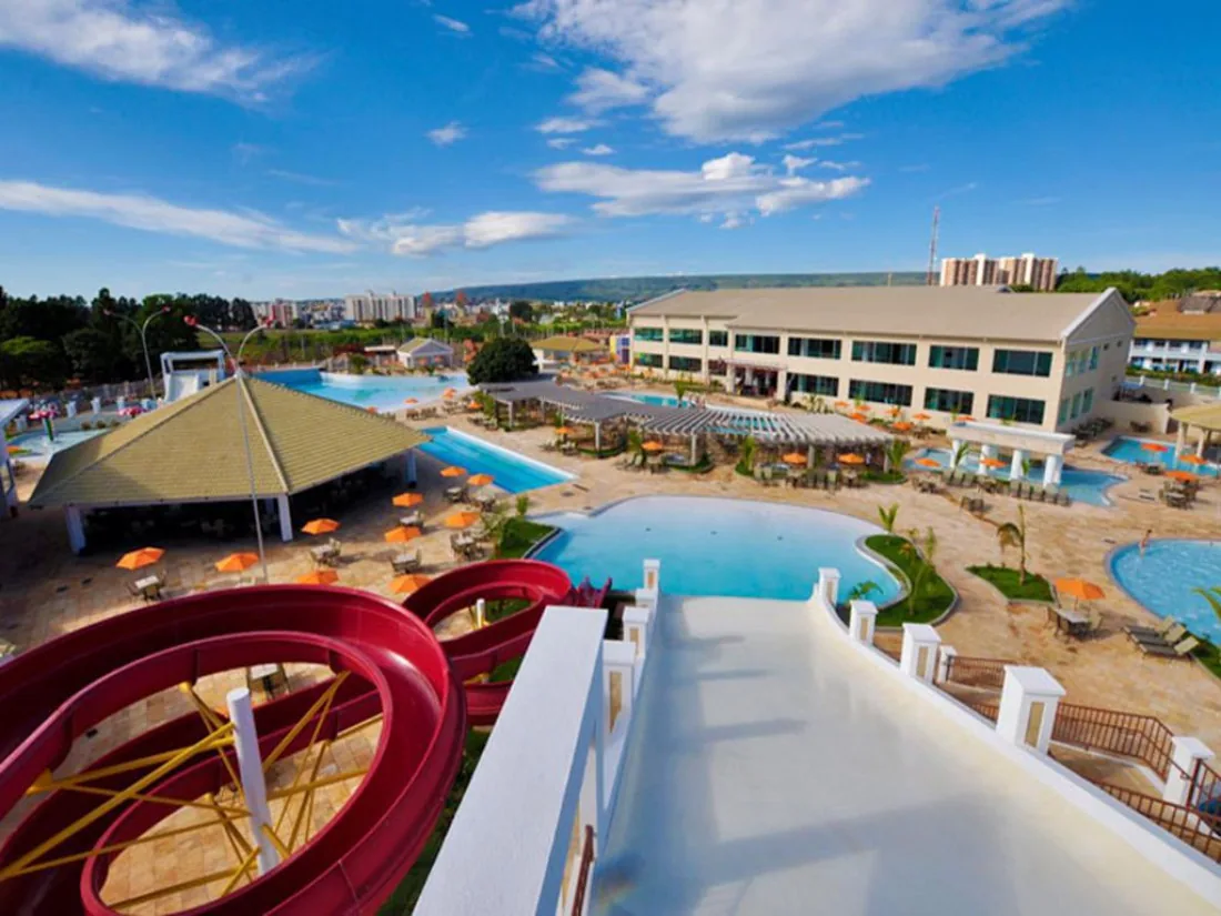 Vista aérea das piscinas