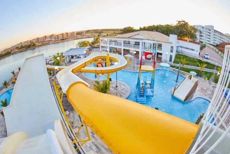 Vista do Resort do Lago à beira do Lago Corumbá em Caldas Novas